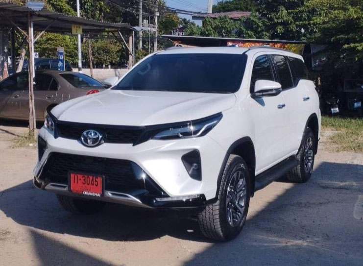 Fortuner รถเช่าเชียงใหม่ ป้ายแดง